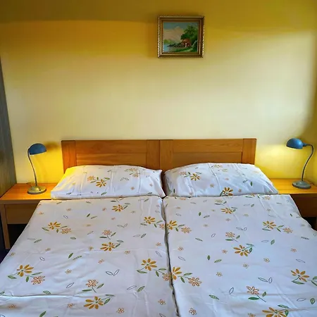 Pod ždánovem Penzion Nezdice
