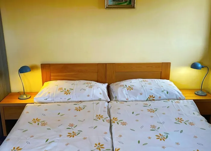 Pod Zdanovem Konukevi Nezdice