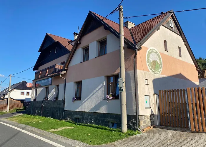 Pod Zdanovem Konukevi Nezdice